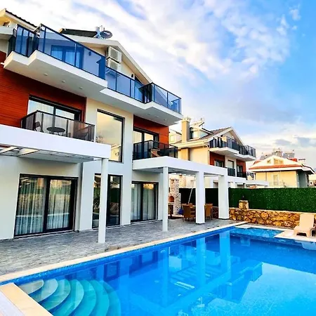 Fethiye'de Havuzlu * Fethiye
